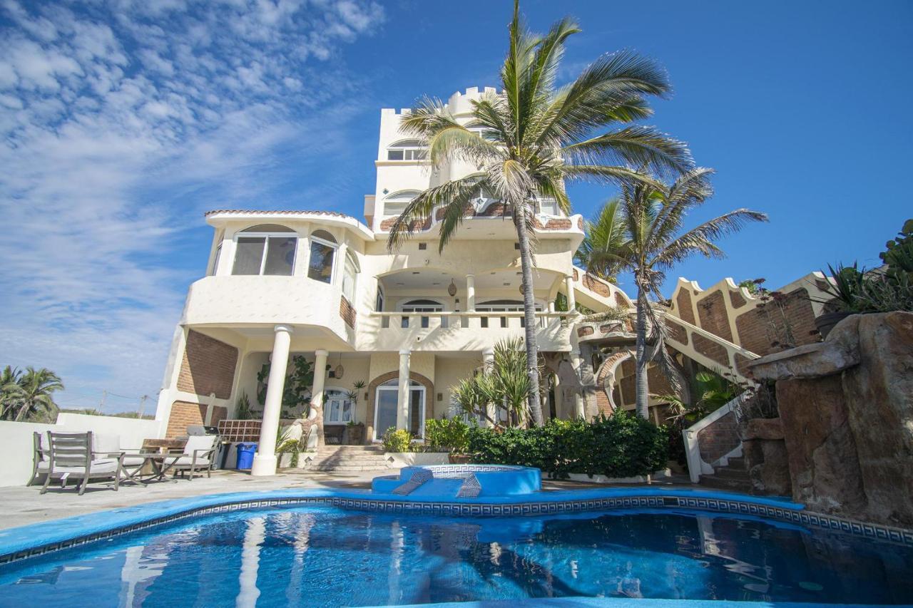 Sandcastle Beachfront With Pool Mazatlán