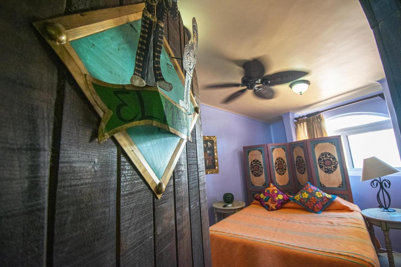 Sandcastle Beachfront With Pool Apartamento Mazatlán